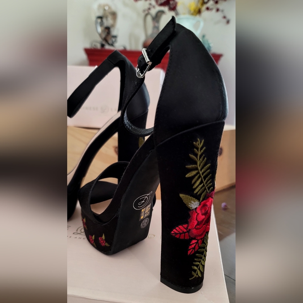 Chinese Laundry Amy Black Satin Embroidered Platform Heels - Picture 7 of 9